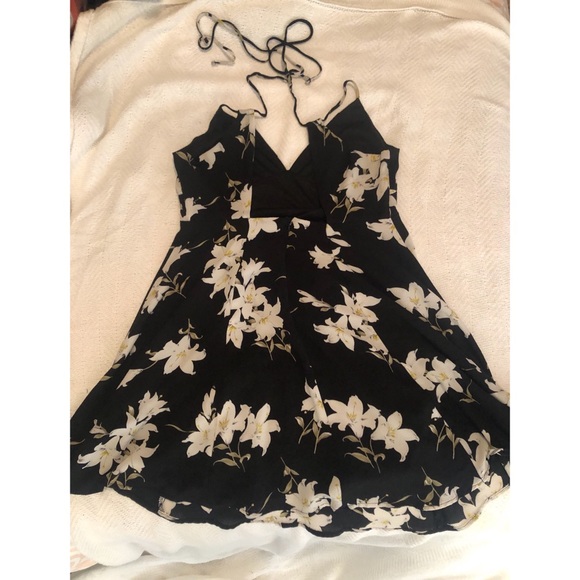 Forever 21 small floral dress - Picture 2 of 5